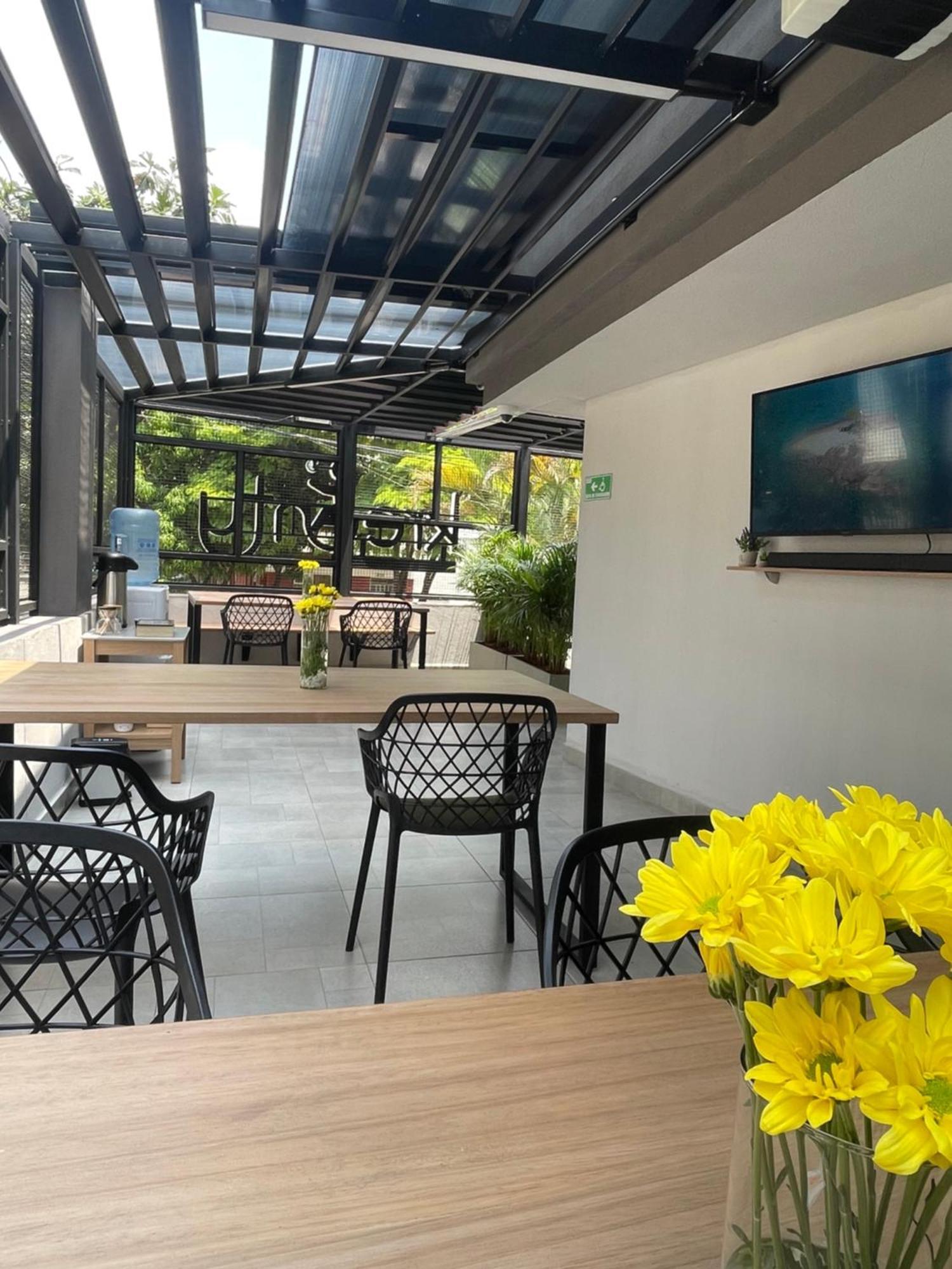 Hotel Casa Kreenty กาลี ภายนอก รูปภาพ